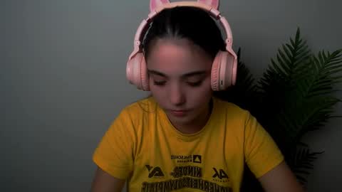 azumi_chan_ online show from 10, 9, 2025