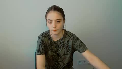 azumi_chan_ online show from 22, 9, 2025