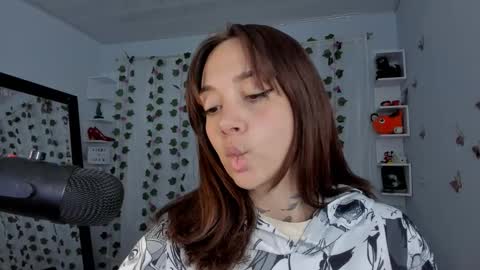 Snapshot of azumi_saan chatting on 19, 12, 2025 azumi saan online show from 19, 12, 2025