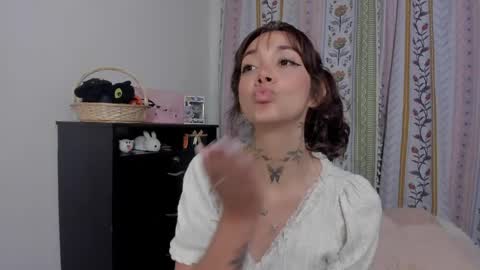 Snapshot of azumi_saan chatting on 5, 5, 2026 azumi saan online show from 5, 5, 2026