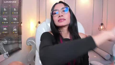 Azura online show from 8, 9, 2025