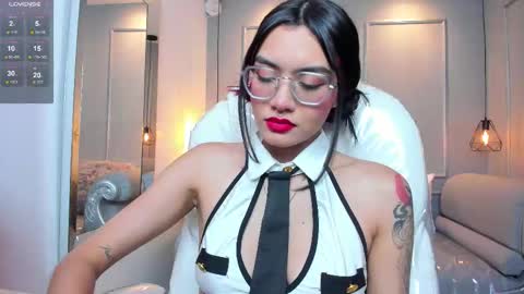 Azura online show from 4, 12, 2025