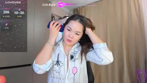 Snapshot of azure_moon chatting on 6, 2, 2026 azure_moon online show from 6, 2, 2026