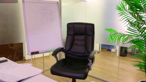 Olivia and Lexi online show from 6, 3, 2025