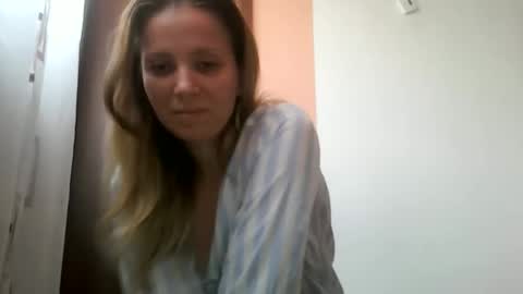 Snapshot of baby_blondee chatting on 30, 10, 2025 Baby Blonde online show from 30, 10, 2025