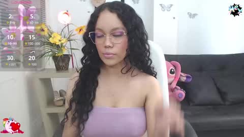 Snapshot of baby_blue18_ chatting on 28, 9, 2025 salome online show from 28, 9, 2025
