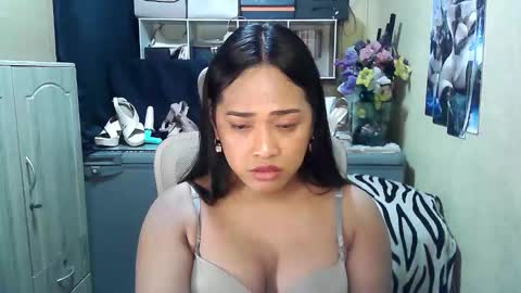 Snapshot of baby_cassandra chatting on 14, 11, 2025 cassandra online show from 14, 11, 2025