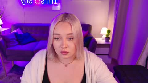 Snapshot of baby_crazy_love chatting on 14, 12, 2025 L O L I T A online show from 14, 12, 2025