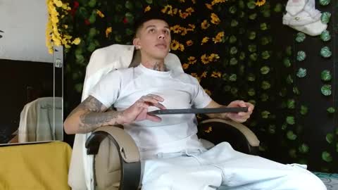 Snapshot of baby_gio chatting on 17, 12, 2024 OF GxoXabs online show from 17, 12, 2024