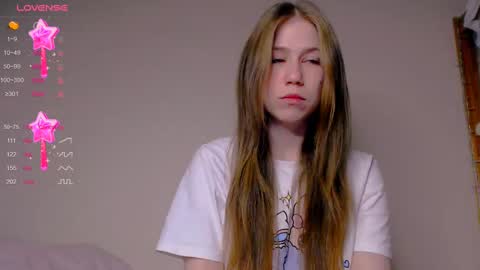 Snapshot of baby_girl_0001 chatting on 27, 2, 2025 Kira online show from 27, 2, 2025