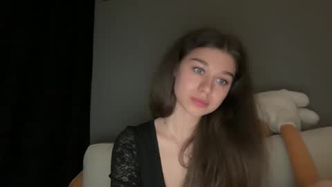 Baby girl nika online show from 30, 4, 2026