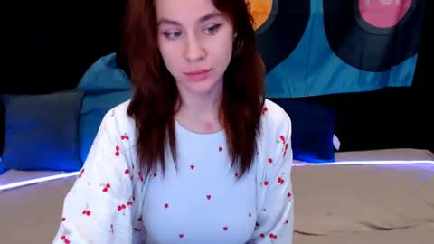 baby_kitte online show from 24, 12, 2024