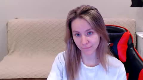 baby_kitte online show from 9, 2, 2025