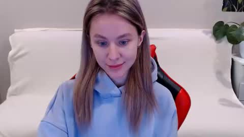 baby_kitte online show from 12, 2, 2025