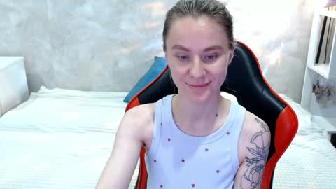 baby_kitte online show from 30, 9, 2025