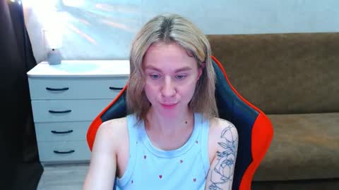 baby_kitte online show from 2, 11, 2025