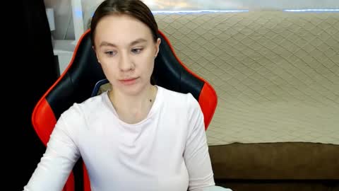 baby_kitte online show from 14, 1, 2026