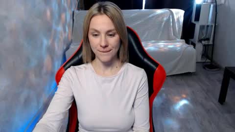 baby_kitte online show from 2, 3, 2026