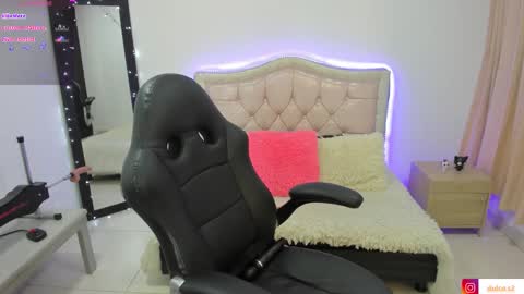 Dulce  Stefa  online show from 2, 12, 2025