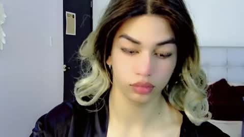 Snapshot of baby_sky01 chatting on 15, 10, 2025 KENDALL online show from 15, 10, 2025