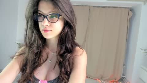 Snapshot of babyaylin chatting on 3, 12, 2025 Aylin online show from 3, 12, 2025