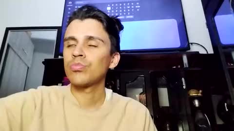 Snapshot of babydarkpink chatting on 5, 11, 2025 Dani online show from 5, 11, 2025