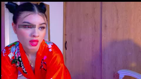 mia online show from 4, 12, 2025