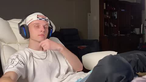 Snapshot of babyfacenorth chatting on 11, 12, 2024 Big cock boy online show from 11, 12, 2024
