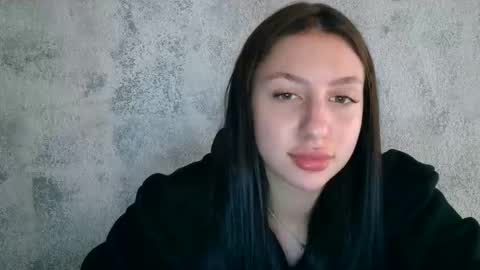 Snapshot of babyfoxie18 chatting on 23, 9, 2025 Roxie online show from 23, 9, 2025