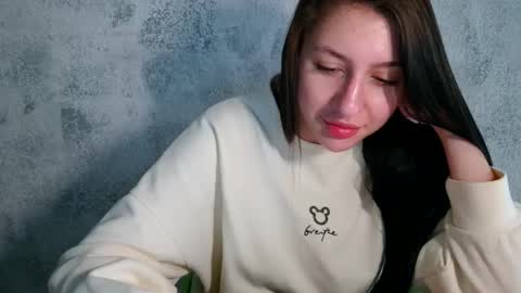 Snapshot of babyfoxie18 chatting on 2, 10, 2025 Roxie online show from 2, 10, 2025