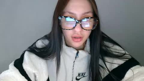 Snapshot of babyfoxie18 chatting on 7, 10, 2025 Roxie online show from 7, 10, 2025