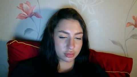 Snapshot of babyfoxie18 chatting on 19, 10, 2025 Roxie online show from 19, 10, 2025