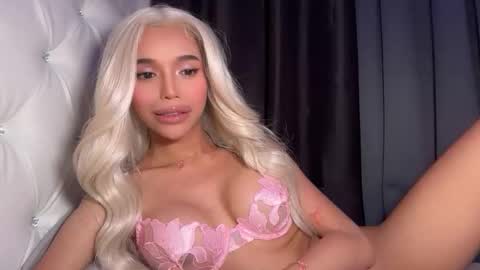 Snapshot of babysabrinaxx chatting on 22, 10, 2025 babysabrinaxx online show from 22, 10, 2025