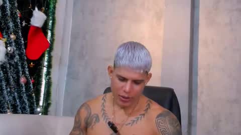 Snapshot of bad_boytoh chatting on 15, 12, 2025 bad_boytoh online show from 15, 12, 2025