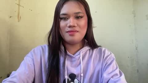 AMARA - FOLLOW ME AND THUMBS UP online show from 4, 4, 2026