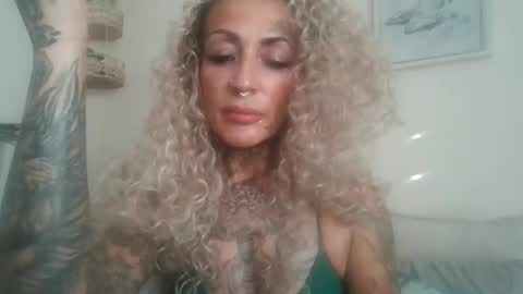 badass894054 online show from 16, 1, 2026