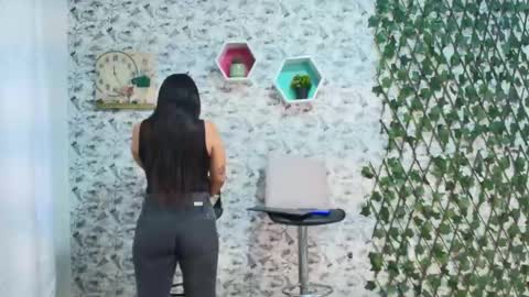 Snapshot of badgirls_000 chatting on 4, 6, 2026 candy and dayan online show from 4, 6, 2026