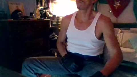 Snapshot of badhombremx chatting on 30, 1, 2025 Mexican livin Off the Wall online show from 30, 1, 2025