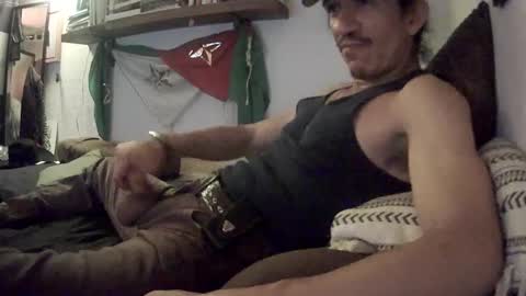 Snapshot of badhombremx chatting on 12, 9, 2025 Mexican livin Off the Wall online show from 12, 9, 2025