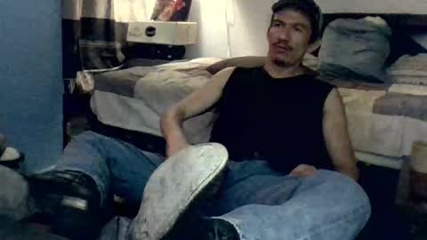 Snapshot of badhombremx chatting on 15, 10, 2025 Mexican livin Off the Wall online show from 15, 10, 2025