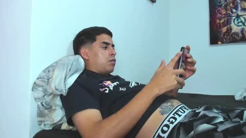 Snapshot of badjuanhot chatting on 30, 12, 2024 Juan Help us reach 100 likes online show from 30, 12, 2024