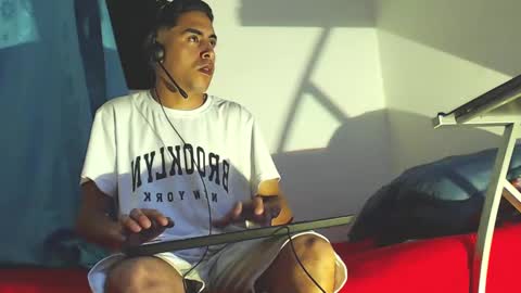 Snapshot of badjuanhot chatting on 26, 1, 2025 Juan Help us reach 100 likes online show from 26, 1, 2025