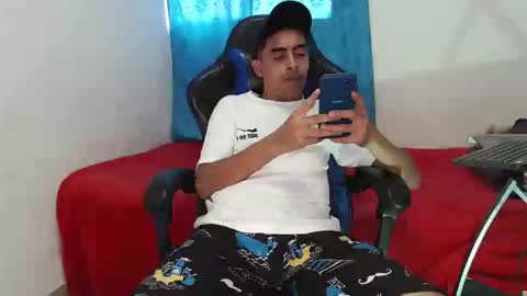 Snapshot of badjuanhot chatting on 5, 3, 2025 Juan Help us reach 100 likes online show from 5, 3, 2025