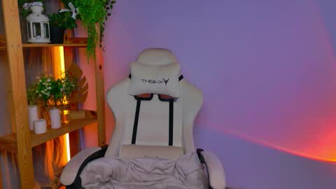 Elly online show from 10, 2, 2026