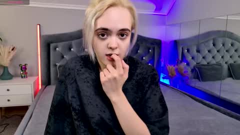 Snapshot of bambi_bloom_ chatting on 2, 3, 2026 Bambi online show from 2, 3, 2026