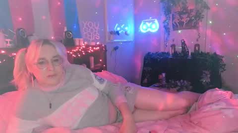 Snapshot of bambibimbosparkles chatting on 19, 2, 2025 Bambi Sparkles TS online show from 19, 2, 2025