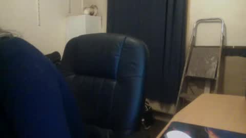 Snapshot of bangintoleather chatting on 5, 12, 2025 bangintoleather online show from 5, 12, 2025