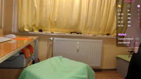 Snapshot of banschie chatting on 21, 11, 2025 online show from 21, 11, 2025