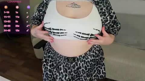 Snapshot of barbara_ferrarri chatting on 26, 11, 2025 Barbara online show from 26, 11, 2025