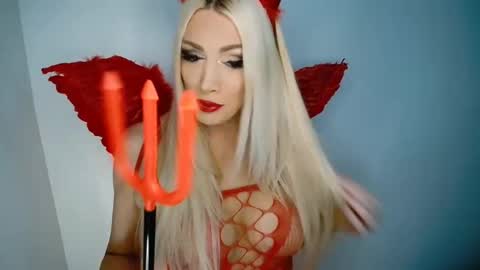 Snapshot of barbi_bentley chatting on 31, 10, 2025 Barbi Bentley online show from 31, 10, 2025